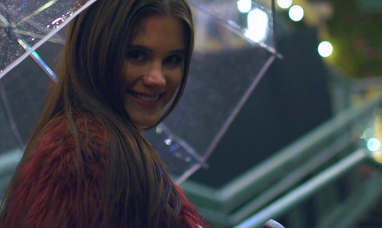 У Беллы непреодолимое стремление получить анальный оргазм