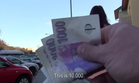 Слабая на передок незнакомка отрабатывает деньги за секс с пикапером