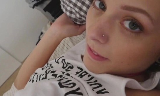 Похотливая сестра сама напрашивается с сводным братом на секс