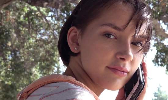 Препод предложил студентке сделать пару затяжек в обмен на секс