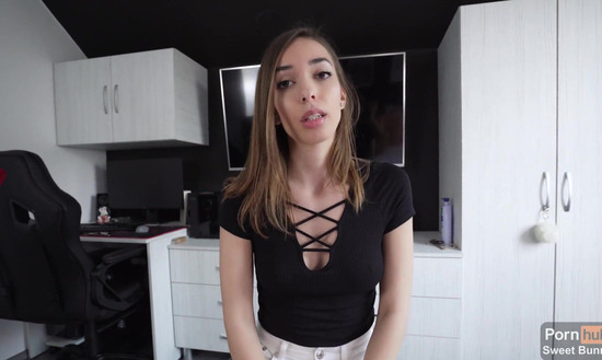 Простой парень-роботяга, снимает секс блог со своей подружкой