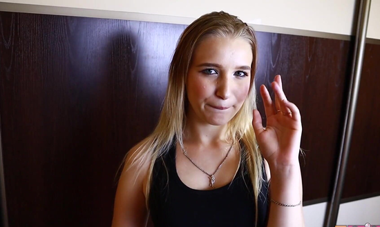 Русская студентка зарабатывает на сексе и торгует ношеными трусиками!