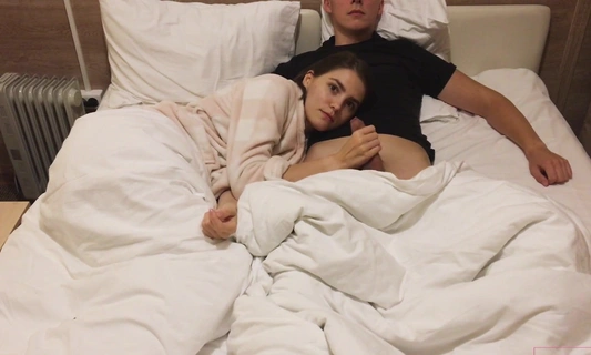 Захотела отсосать парню, пока он смотрит вечерний матч по футболу