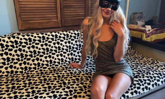 Русская студентка проходит кастинг у режиссера отечественного порно и дает в жопу