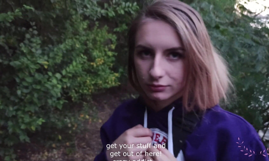 Попалась когда прятала закладки и пришлось сосать, чтобы отпустили!