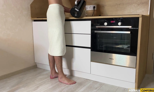 Хотел взбодриться утренней чашечкой кофе, но подруга взбодрила дрочкой!