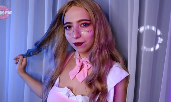 Жопастая милашка и её парень достигли обоюдного оргазма во время ебли раком!