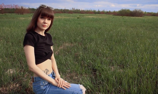 Парень мерзавец не проявлял инициативу и подруге пришлось действовать самой!