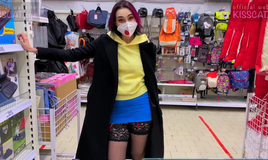 Познакомился с безотказной русской давалкой и трахнул в туалете!