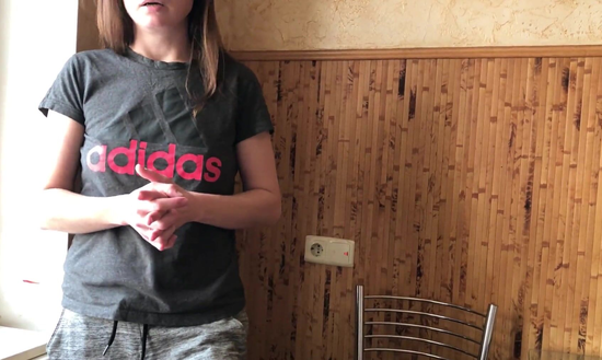 Сводный брат помог девушке подготовиться к её первому сексу с парнем!