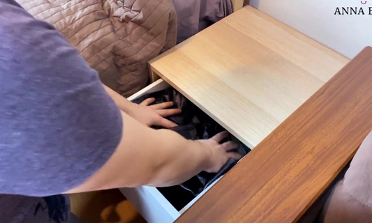 Спрятал секс игрушки от сводной сестры и развел ее на секс!