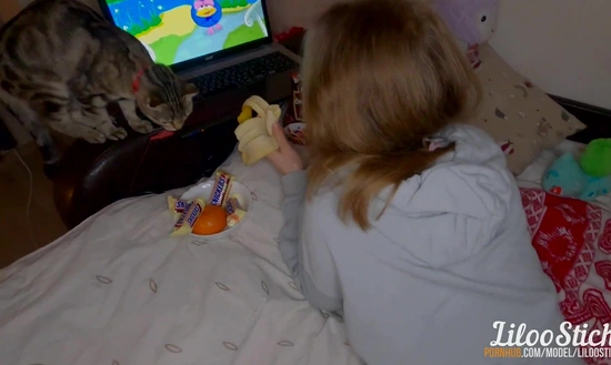 Не дал подружке досмотреть Смешариков и пристал со своим сексом!