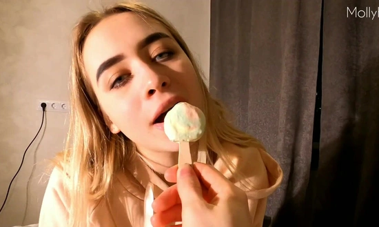 Сводная сестра хоть и сидит на диете, но трахается с сводным братом ради вкусного мороженого!