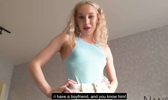 Жена осталась наедине с другом мужа, показав свою блядскую натуру!