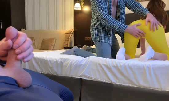 Жена решила удивить мужа-куколда и привела в спальню любовника!