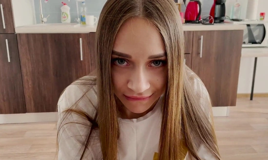 Русская милашка пригласила друга в гости на минет со спермой в ротик!