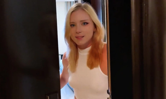 Впустила в номер работника отеля и изменила мужу, когда он набухался и уснул