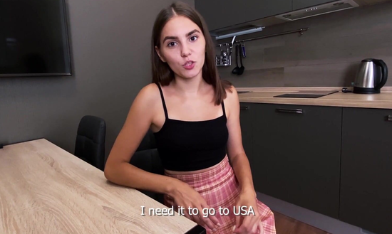 Русская милашка просто хотела выучить английский, а репетитор соблазнил ее и трахнул